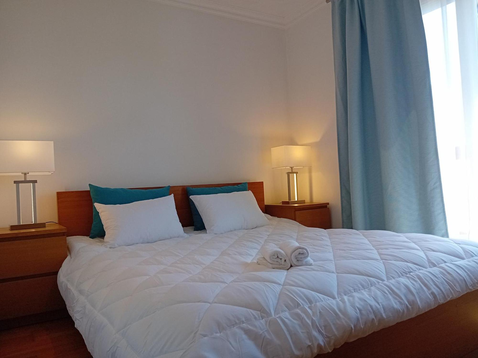 Blue - Metro At Your Door Apartment *
