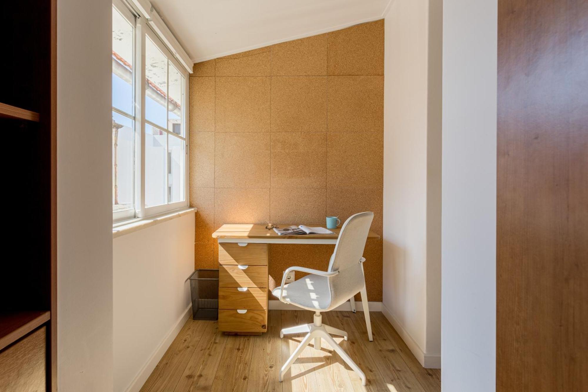 Joivy Delightful 2-bed Flat Near Park * Lisboa