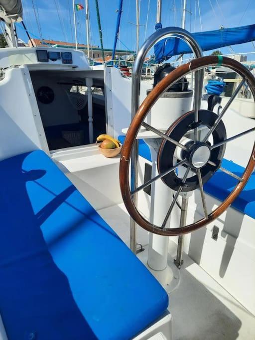Vintage Sailboat Experience Lisboa