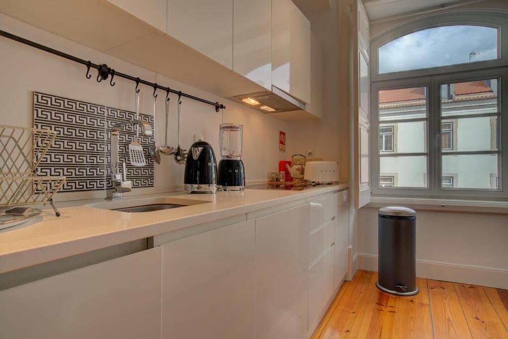 Tracey & Neill's Place In Principe Real * Lisbon