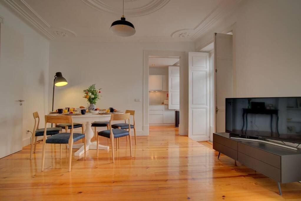 Tracey & Neill's Place In Principe Real Apartment Lisbon