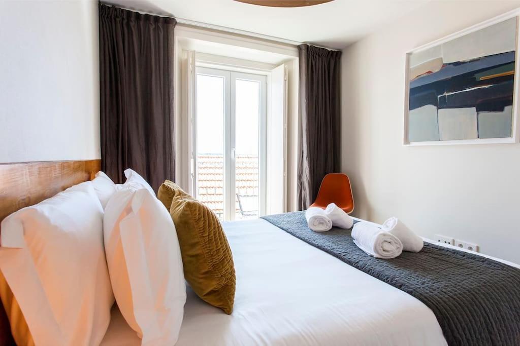 Bica Lux Secret Terrace 2-bedroom * Lissabon