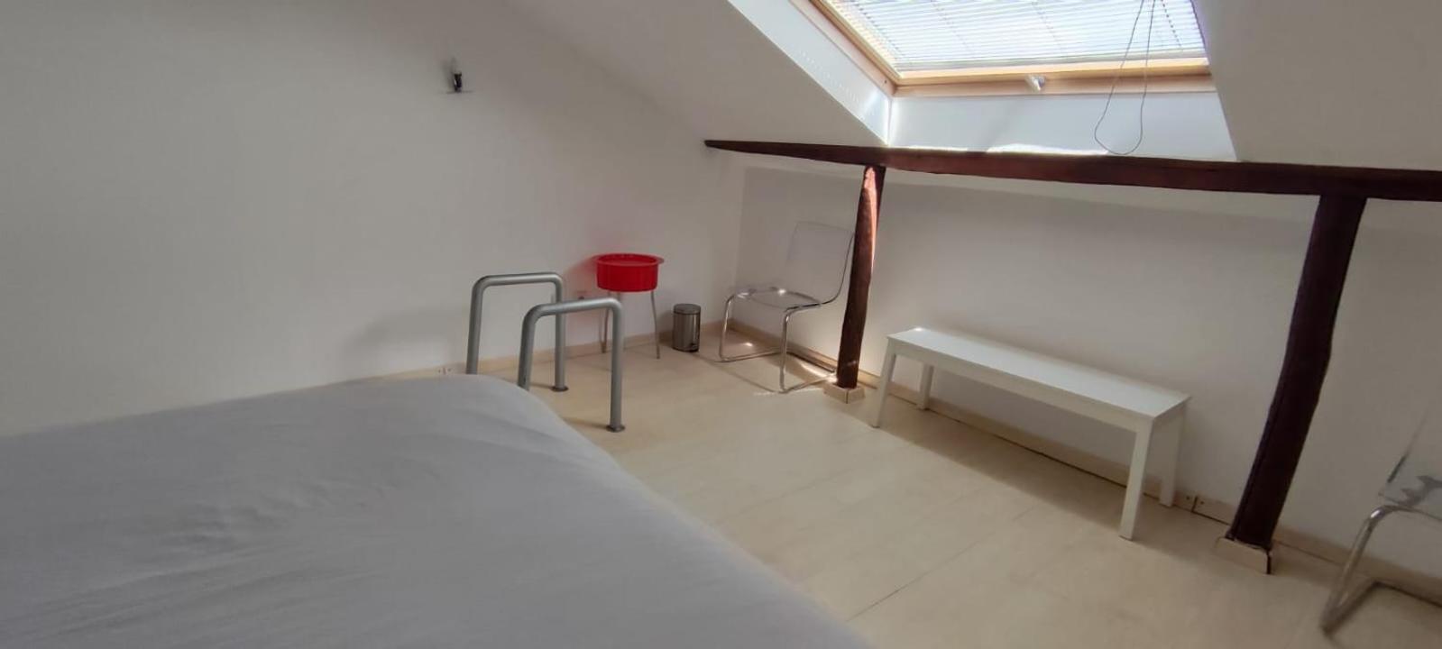 Homestay Quarto Aconchegante Com Varanda E Vista No Chiado *