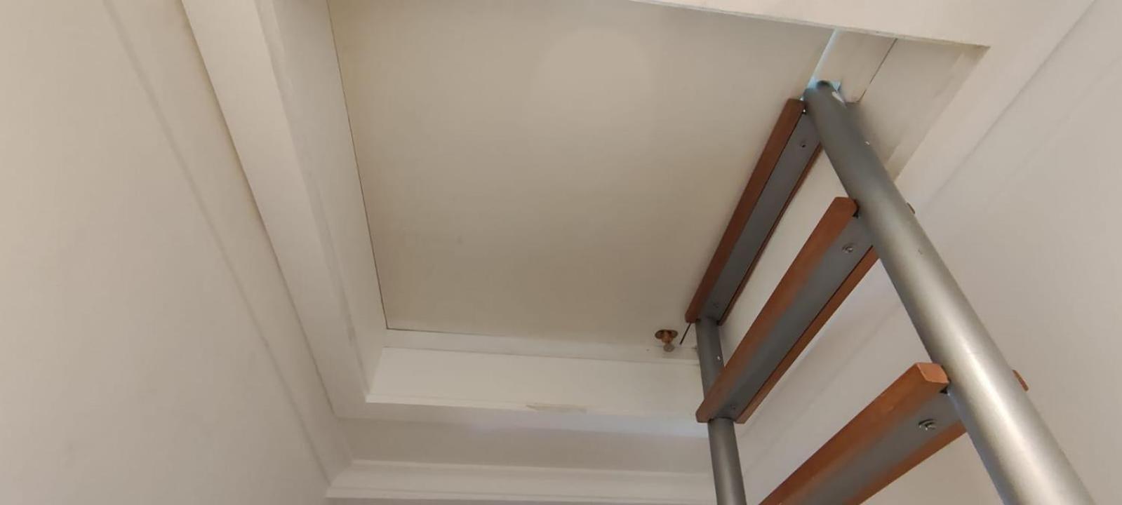 Quarto Aconchegante Com Varanda E Vista No Chiado * Lisbon