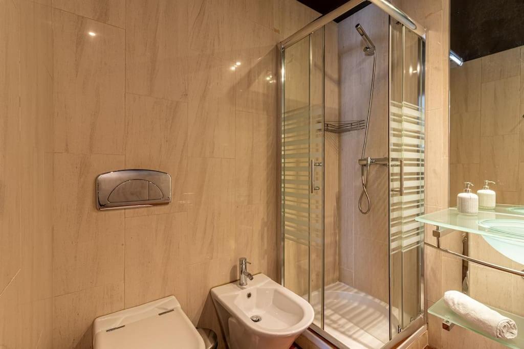 Chiado Deluxe Terrace 3 Bedroom * Lissabon