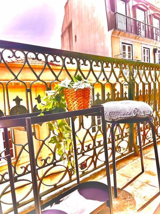 Charming Flat In Chiado-lisbon Apartment Lissabon