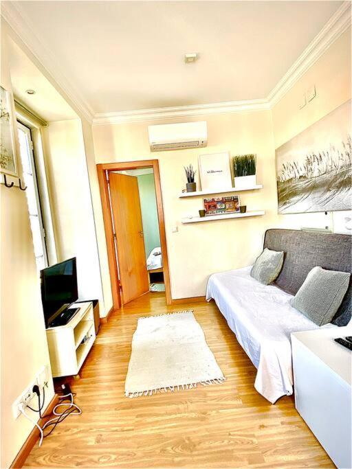 Charming Flat In Chiado-lisbon * Lissabon