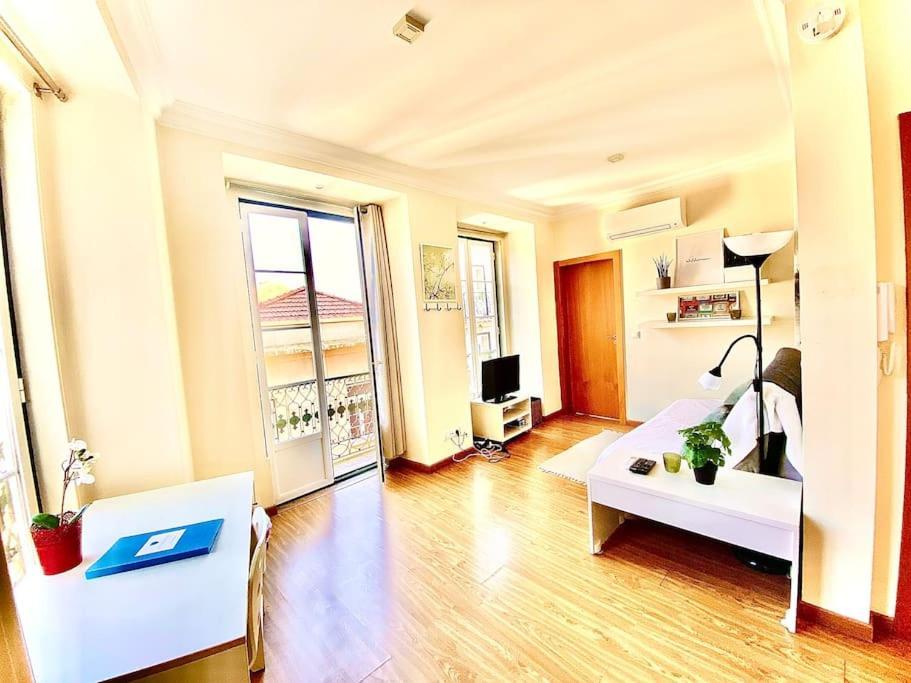 Charming Flat In Chiado-lisbon Apartment Lissabon