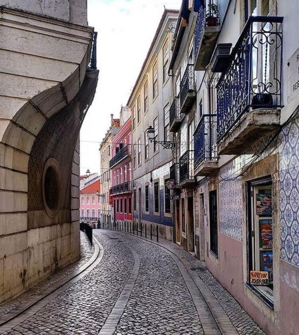 Charming Terrace Flat Center And Trendy Location * Lisbon
