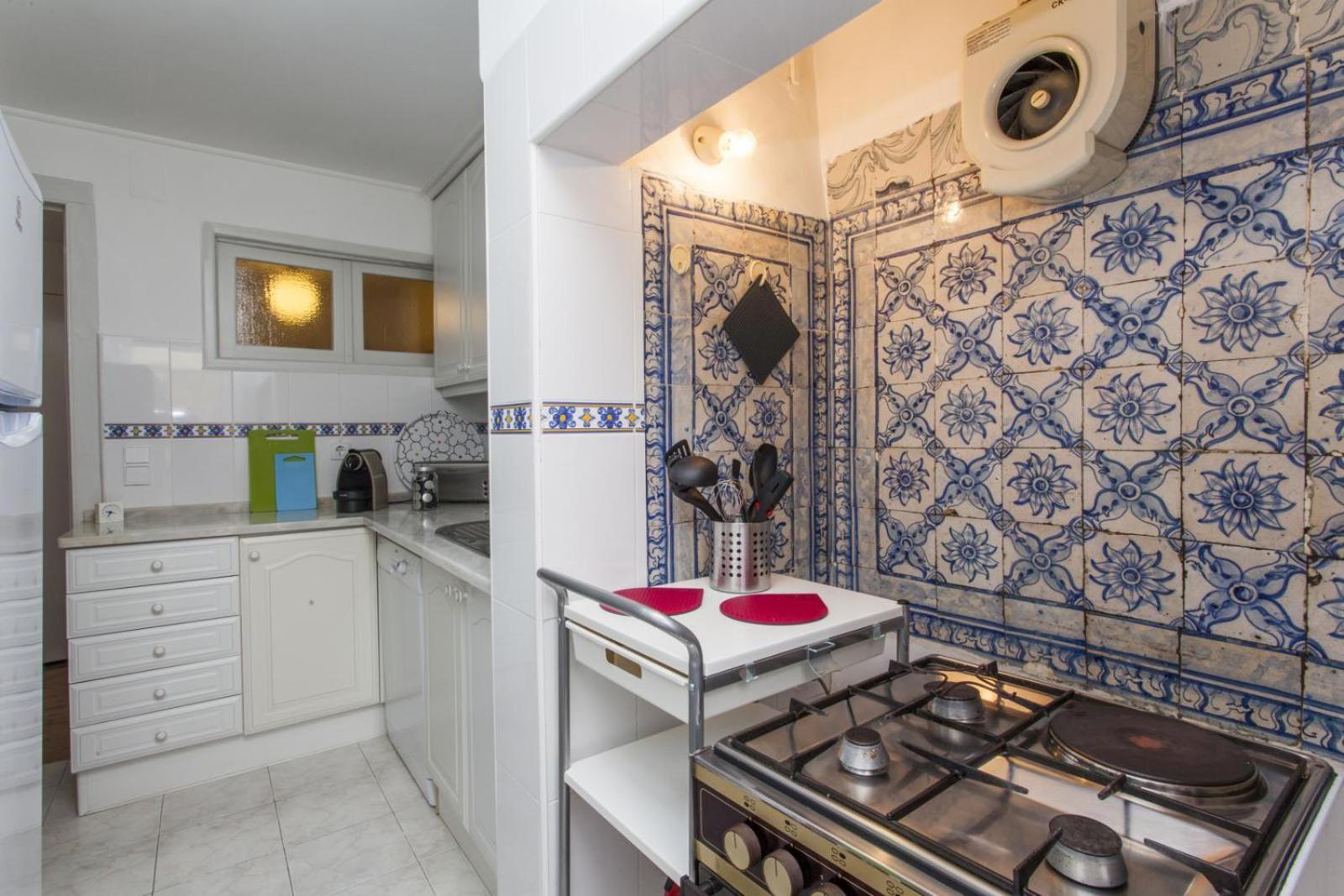 C2 Bairro Alto 18th Century Beautiful *