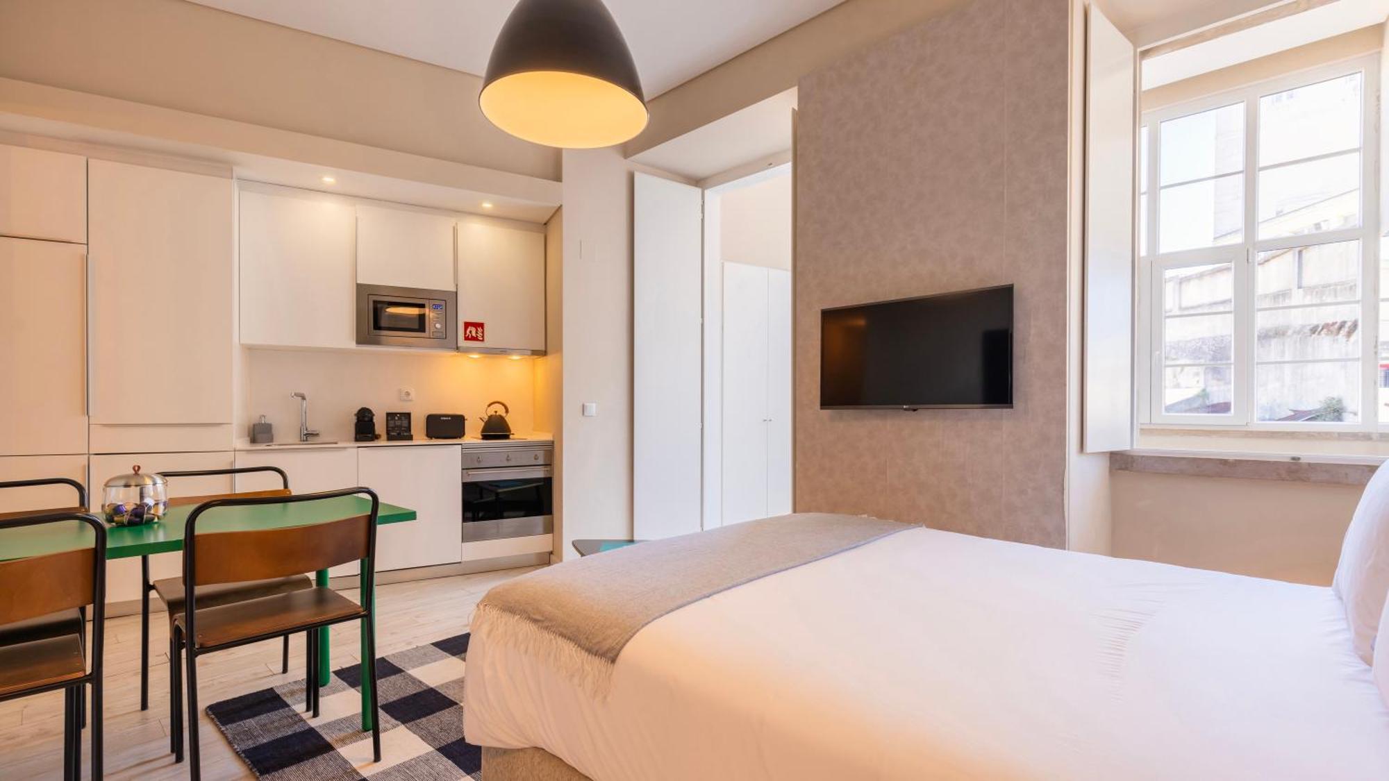 Apartment Carmo 43 *