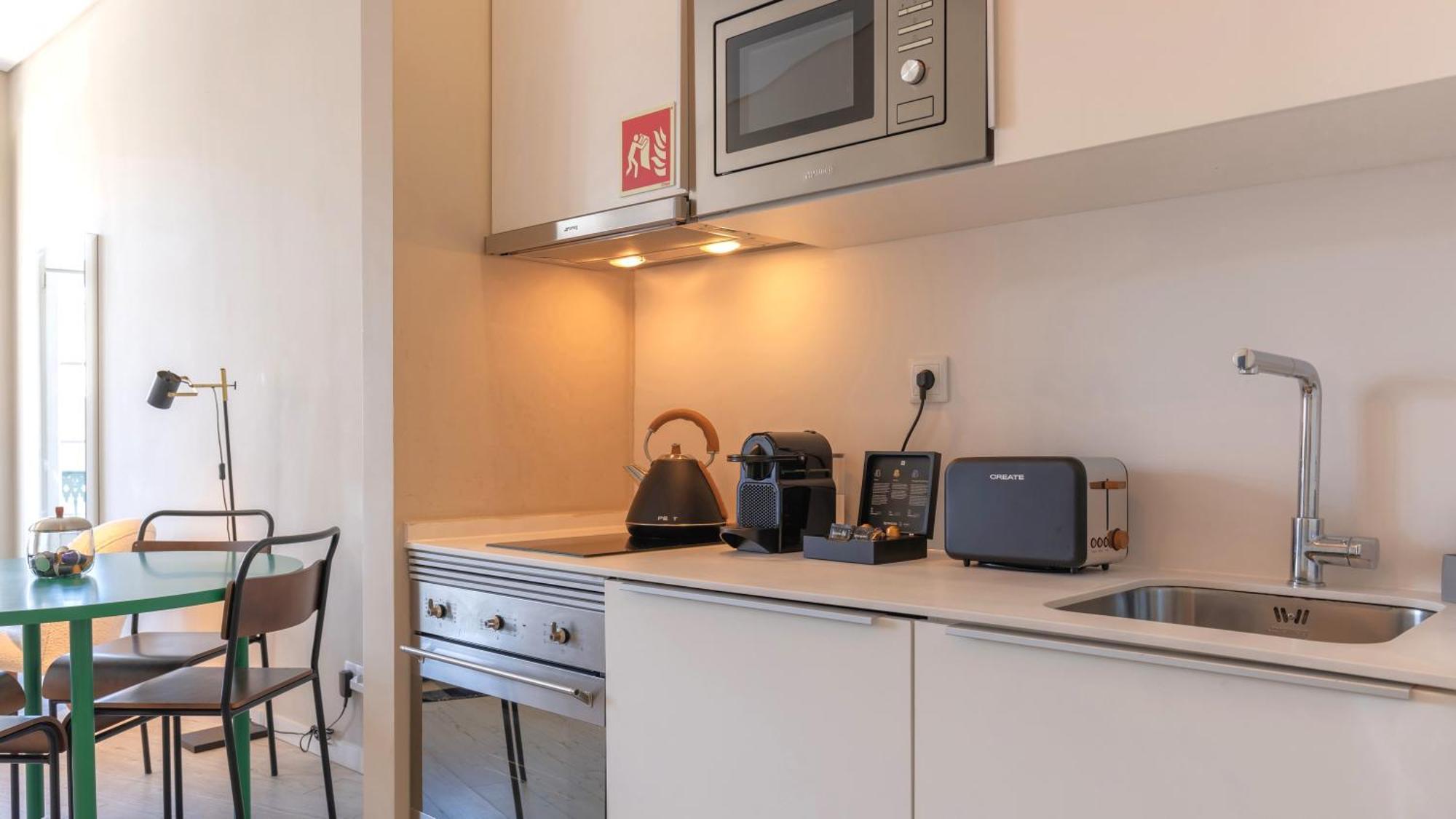 Apartment Carmo 43 *