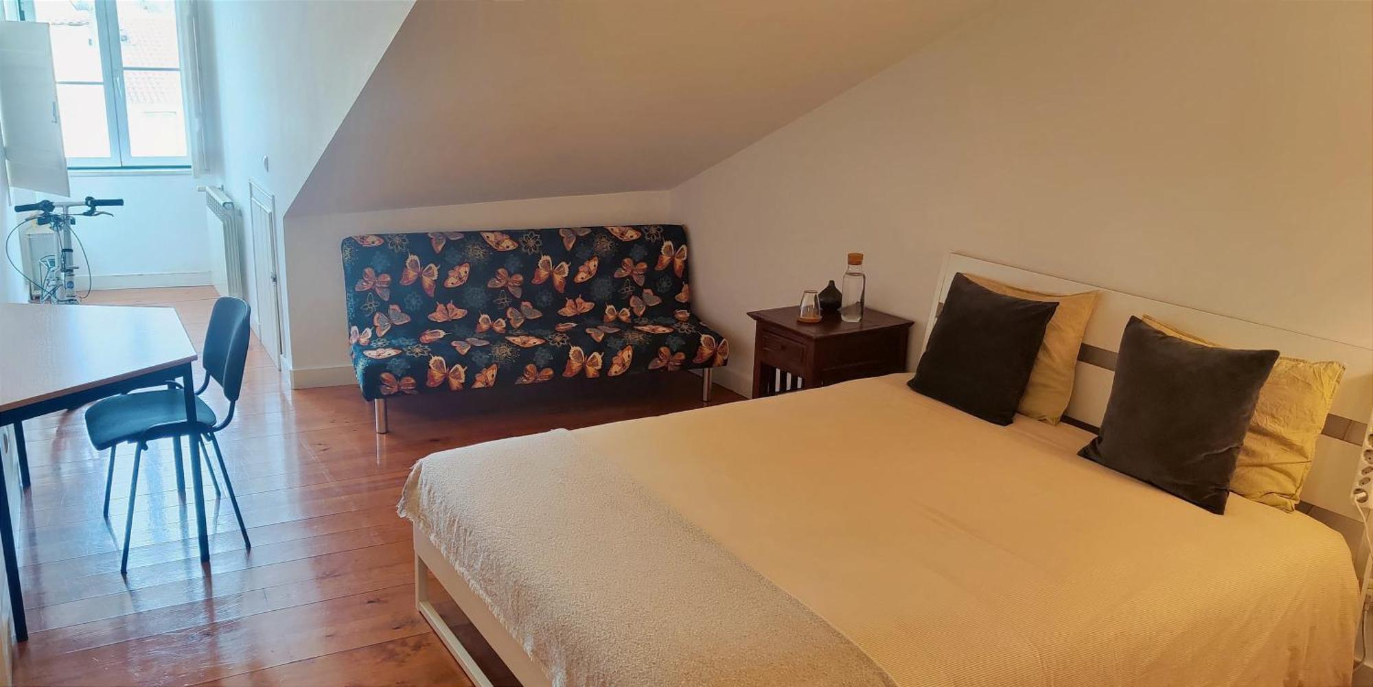 Quartos No Bairro Alto De Em Acomodacao Partilhada *