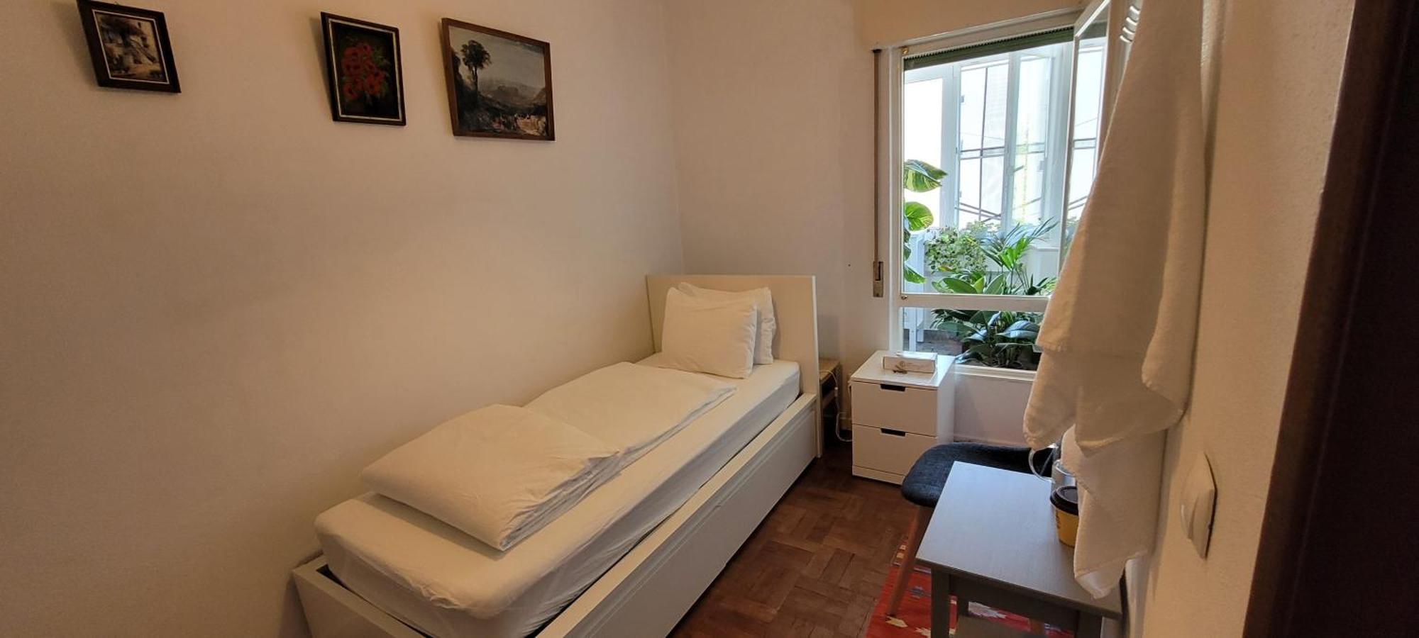 Cozy Near Airport , Metro And Train Station Lisboa