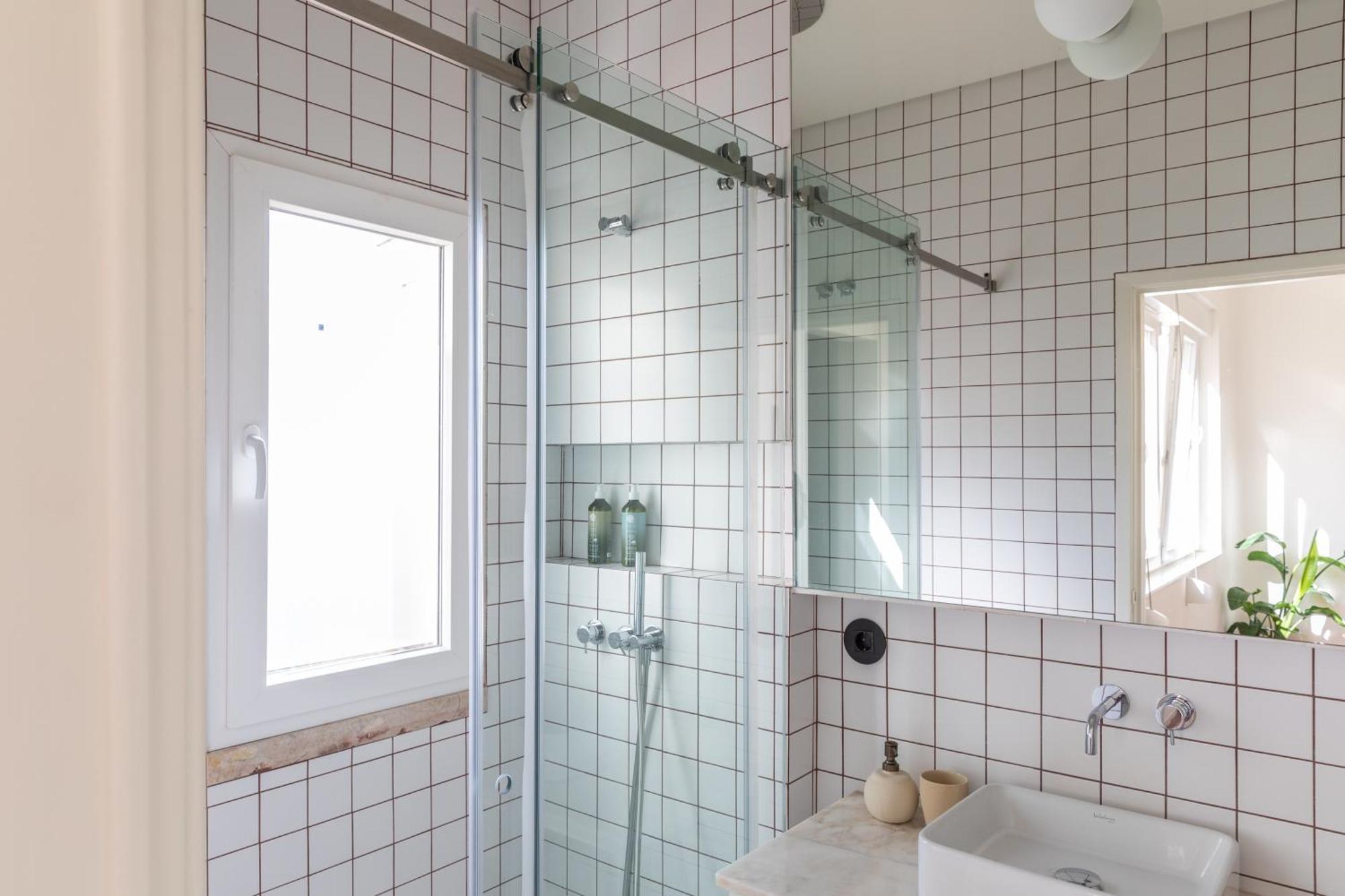 Apartment Alvalade 58 - Charming 2 Bedroom With Ac Near The Airport And Center