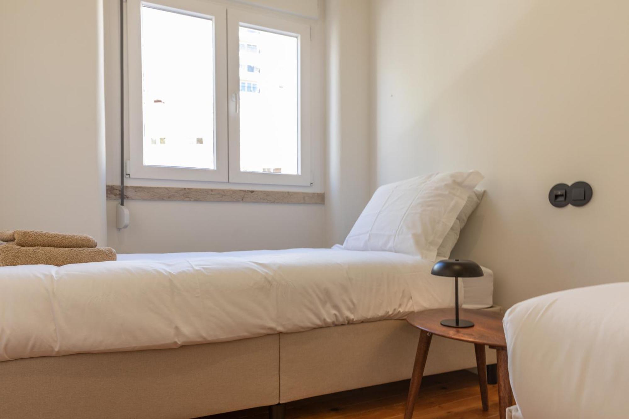 Alvalade 58 - Charming 2 Bedroom With Ac Near The Airport And Center Apartment Lissabon