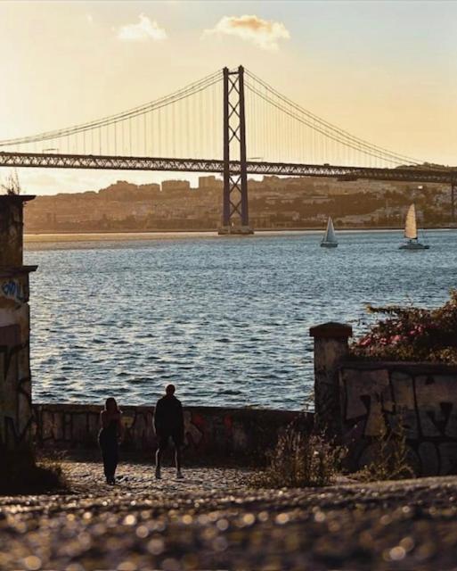 Besthomestay- Lisbon- Garden, Pool & Garage Appartement *