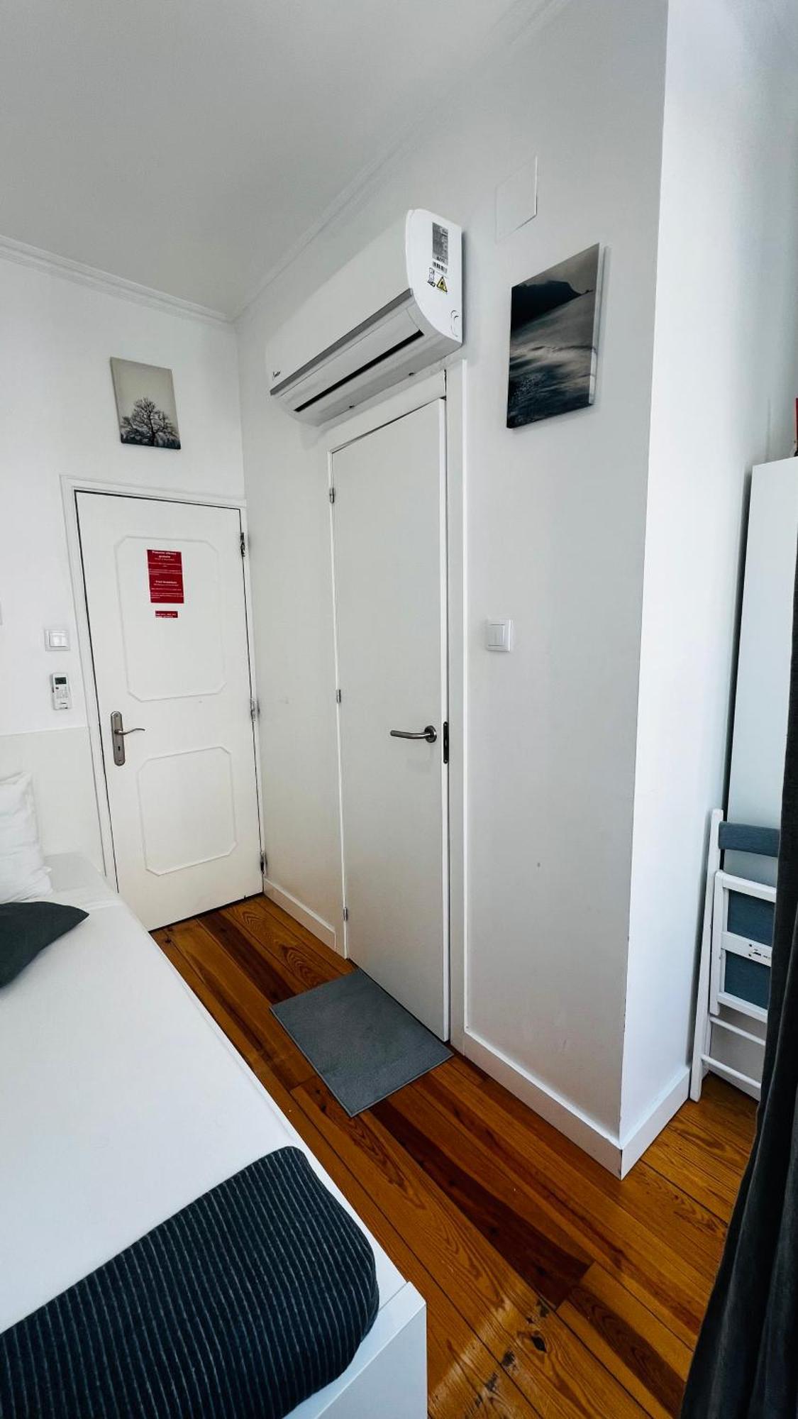 Quarto em Acomodações Particulares Antonio Pedro *