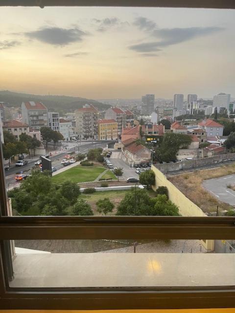 Besthomestay- Lisbon- Garden, Pool & Garage Appartement