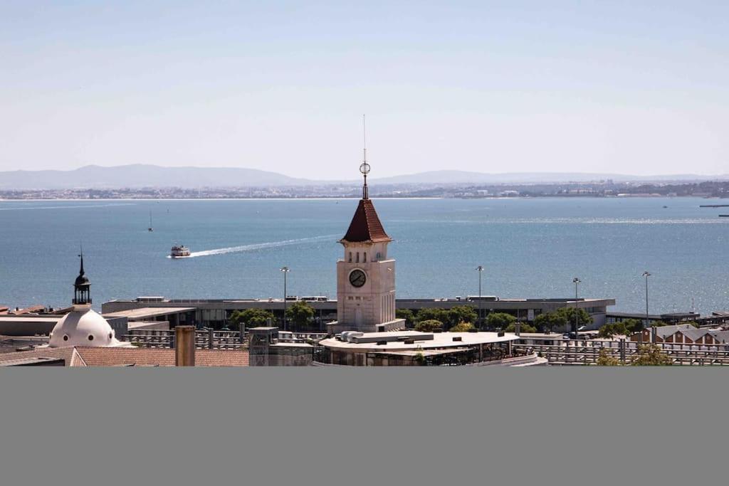 Historical 3 Bedroom Duplex In Appartement