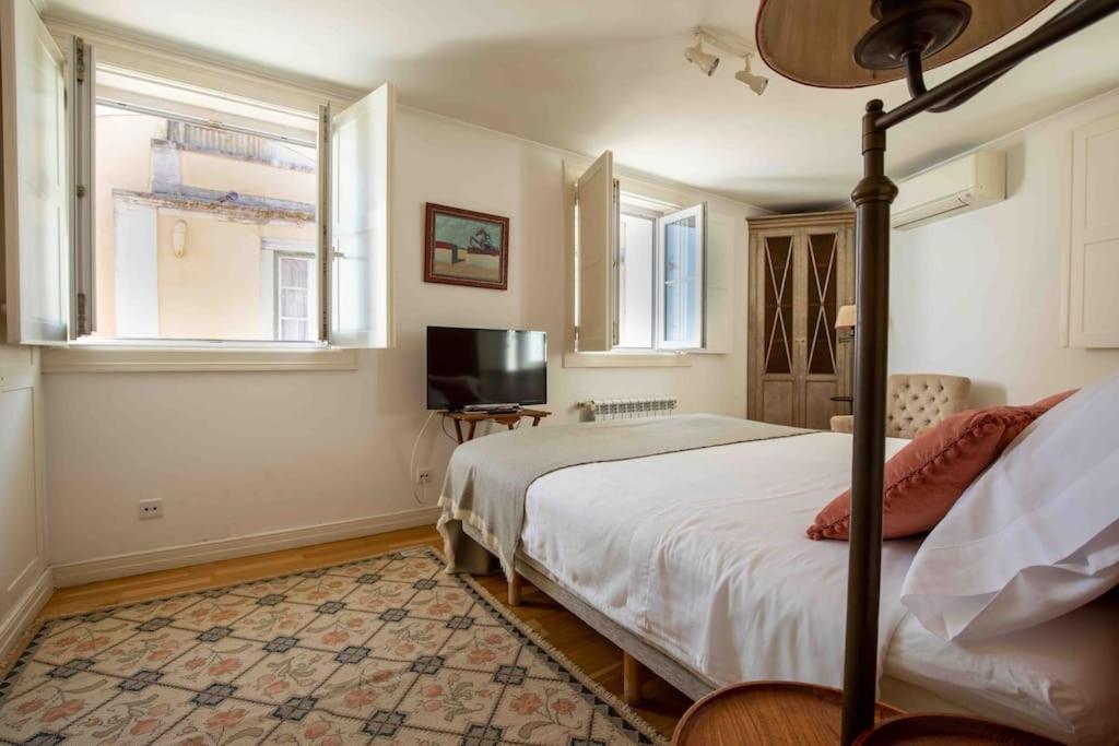 Historical 3 Bedroom Duplex In Lisboa