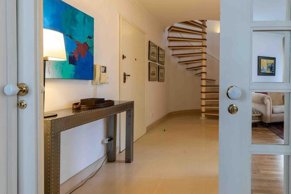 Historical 3 Bedroom Duplex In Appartement *