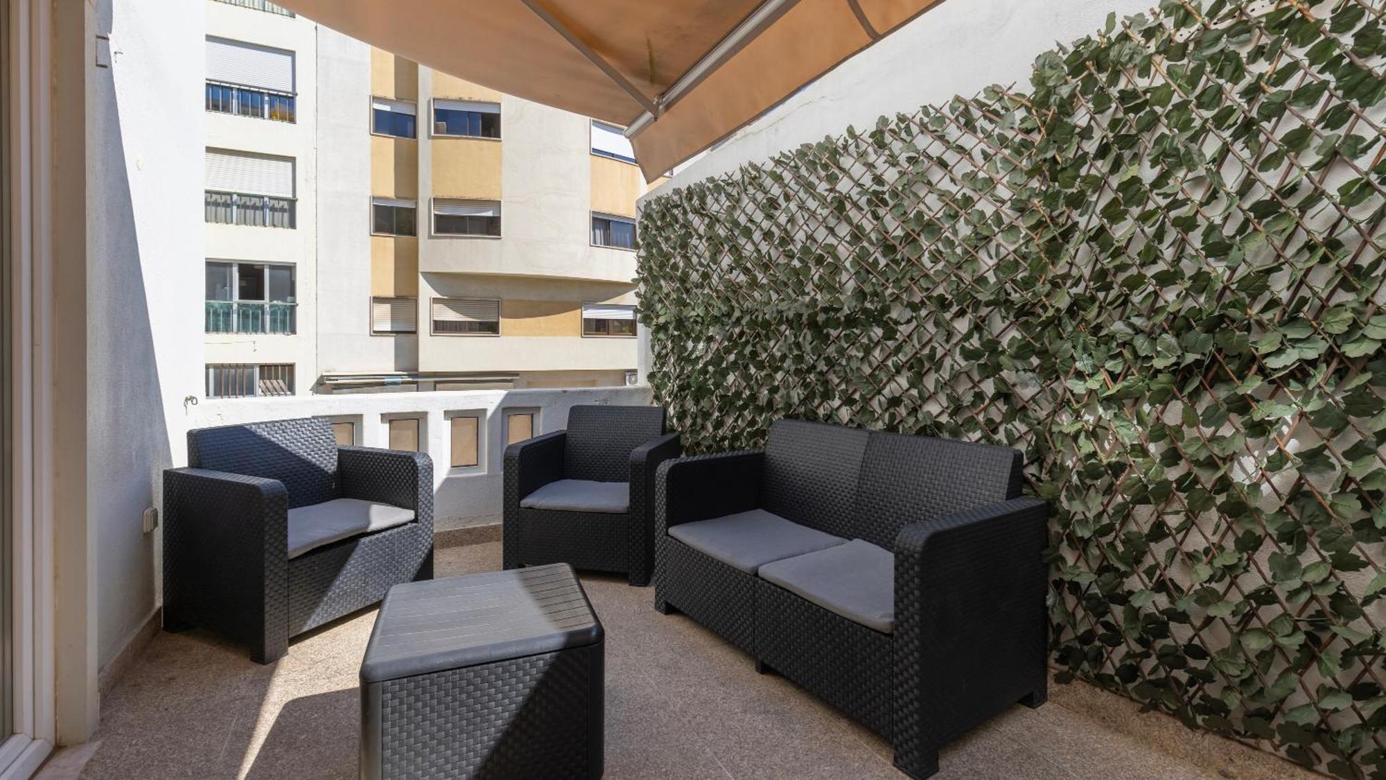 Homely 2bdr With Terrace By Lovelystay Appartement