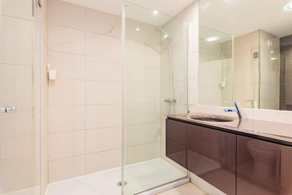 Lay Your At Avenida Da Liberdade Lissabon