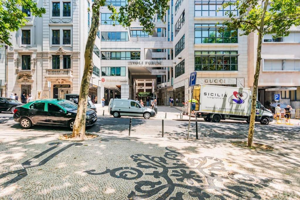 Lay Your At Avenida Da Liberdade * Lissabon