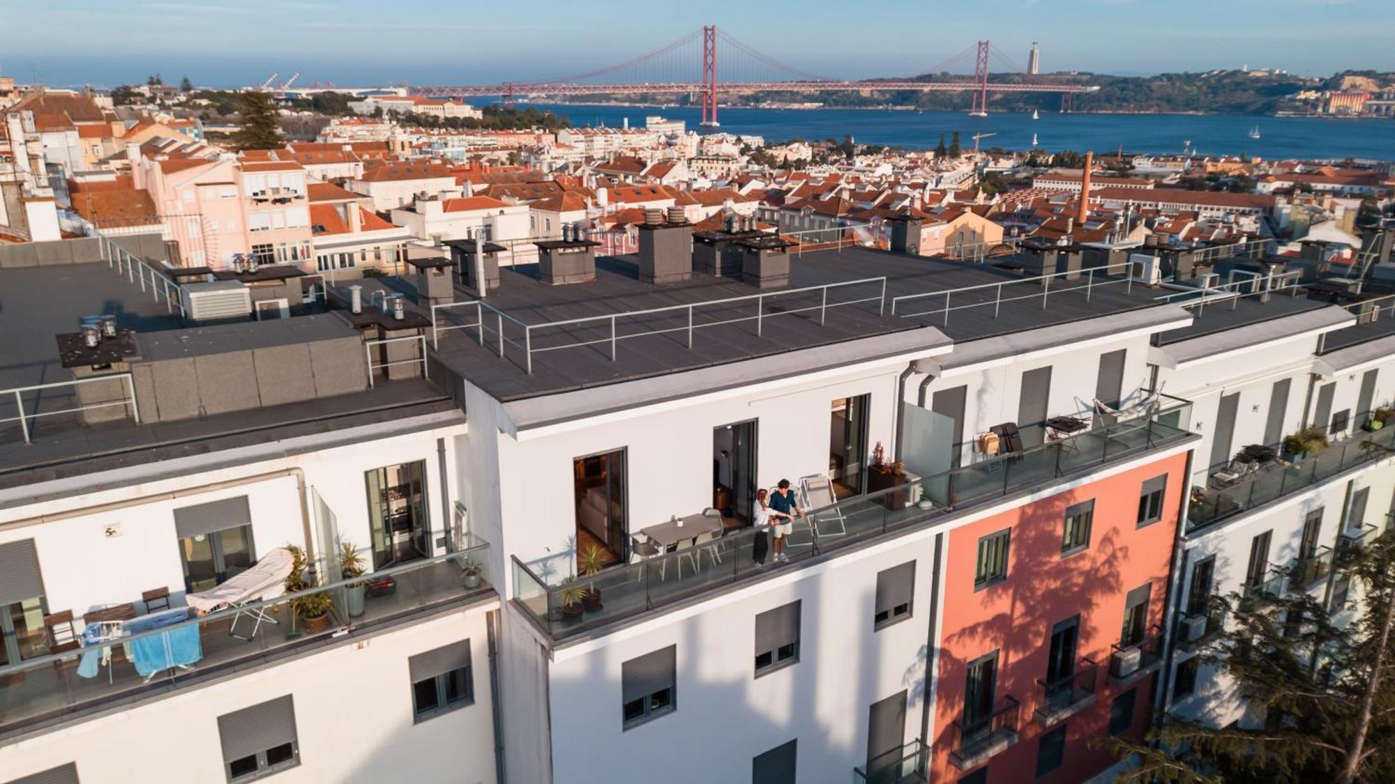 Apartment Premium Flat At Ajuda/belem With Balcony, Parking! *