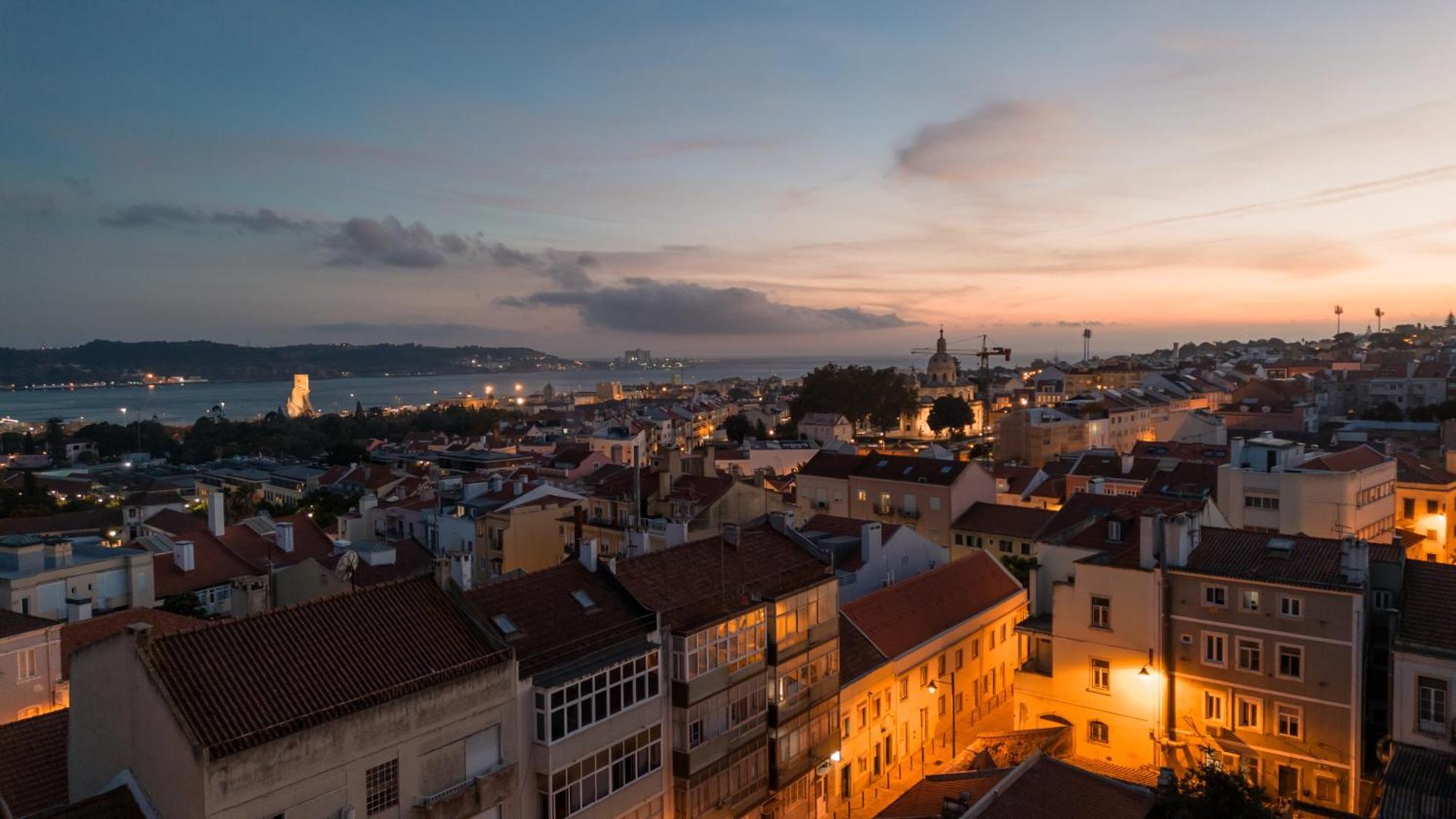 Premium Flat At Ajuda/belem With Balcony, Parking! Apartment Lisbon