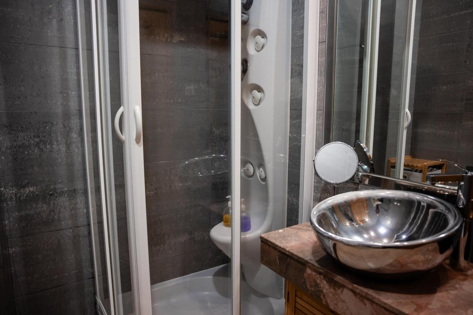 Apartment Premium Flat At Ajuda/belem With Balcony, Parking! *
