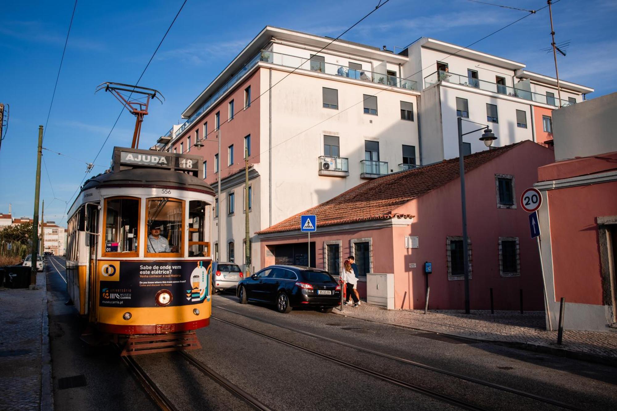 Premium Flat At Ajuda/belem With Balcony, Parking! * Lisbon