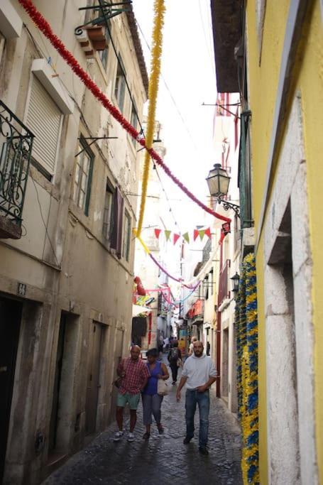 Sweet Alfama, 1 *