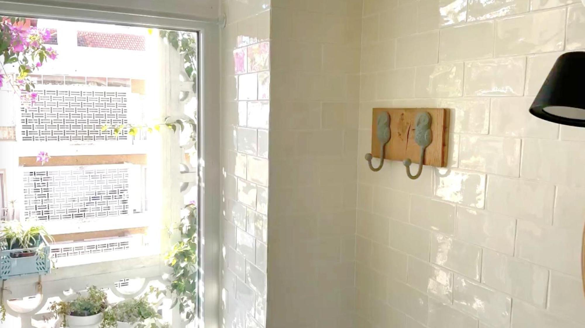 Avec Salle De Bain Privee Et Balcon Vegetal A Lisbonne Amoreiras Bed & Breakfast *