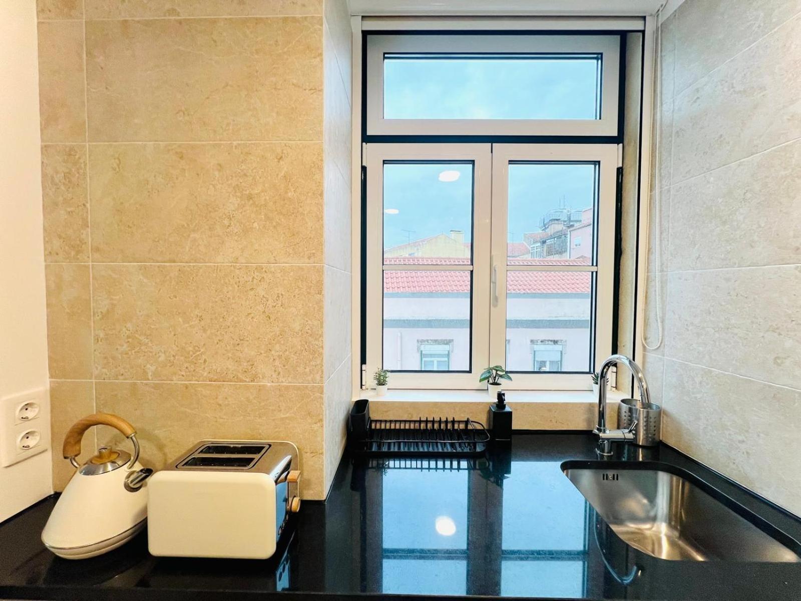 Pink House Ii Beautiful 2 Bedroom Flat In City Center Lissabon