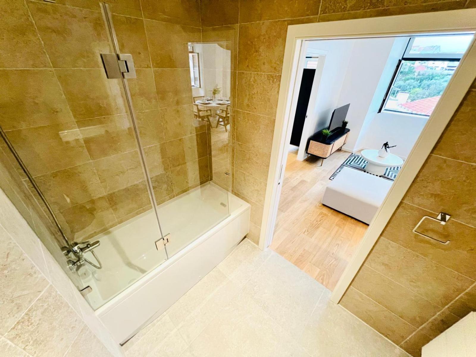 Pink House Ii Beautiful 2 Bedroom Flat In City Center * Lissabon