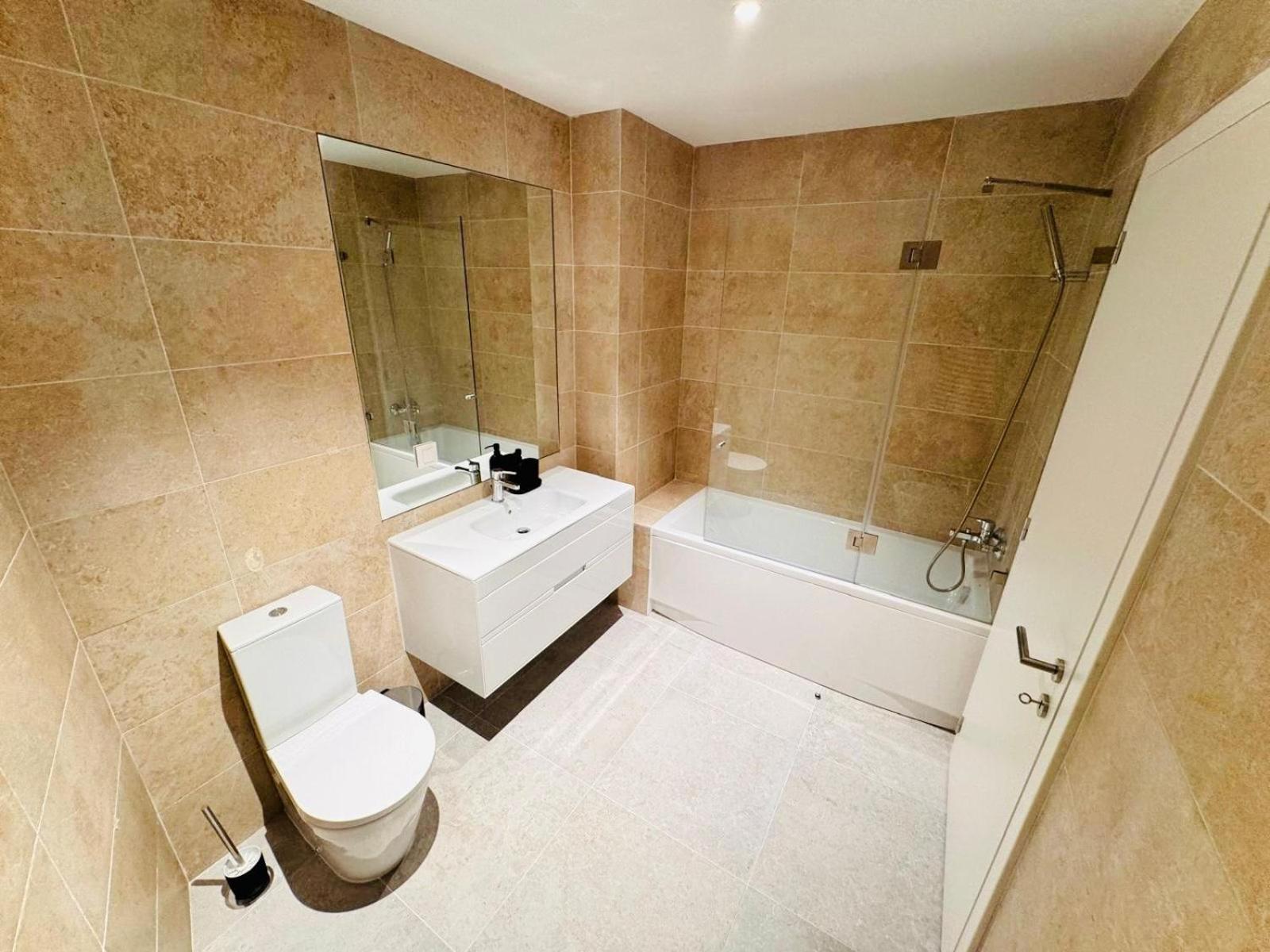Pink House Ii Beautiful 2 Bedroom Flat In City Center * Lissabon