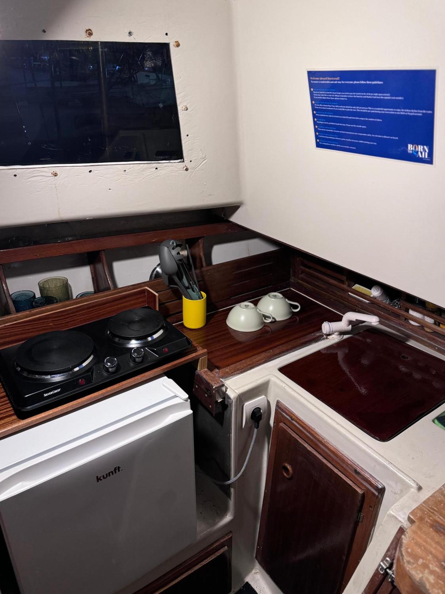 Cosy Boat Botel *
