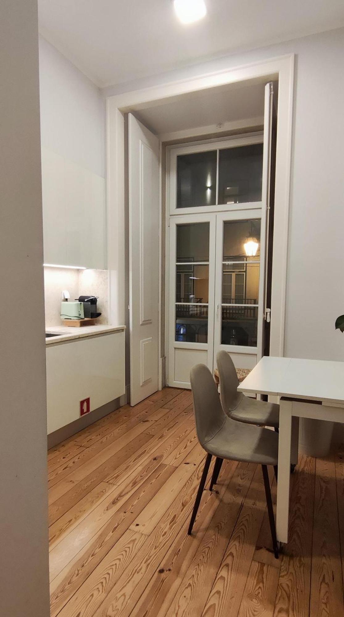 Compact * Lissabon