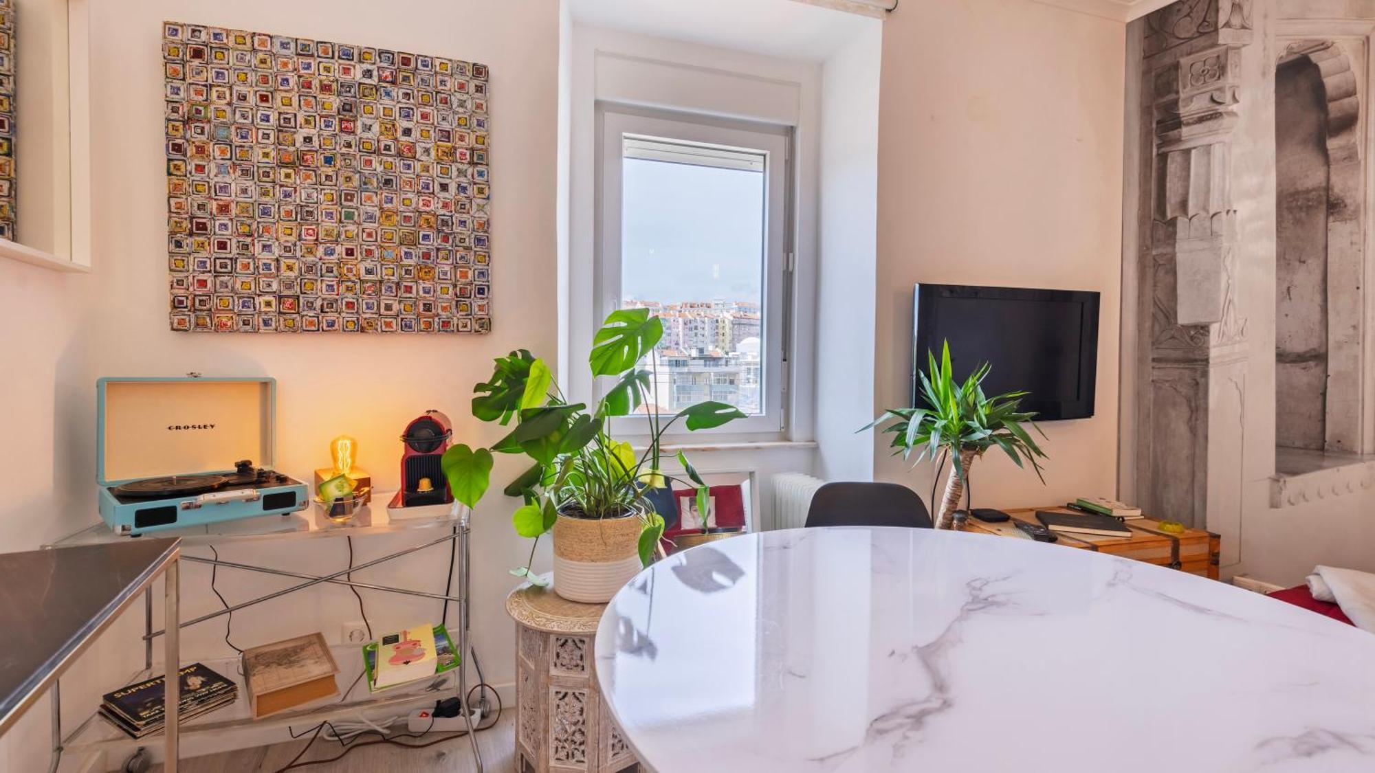 Appartement Sunny Design In Praca Flores By Lovelystay Lissabon