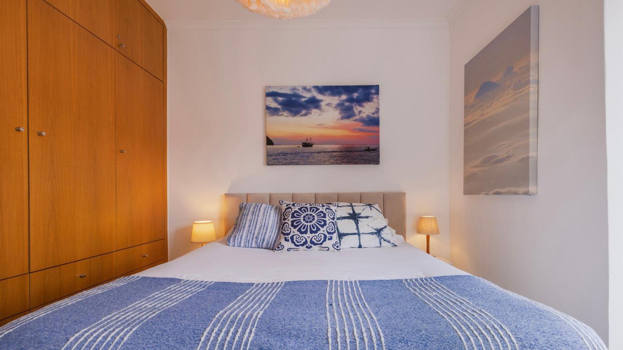 Appartement Sunny Design In Praca Flores By Lovelystay Lissabon