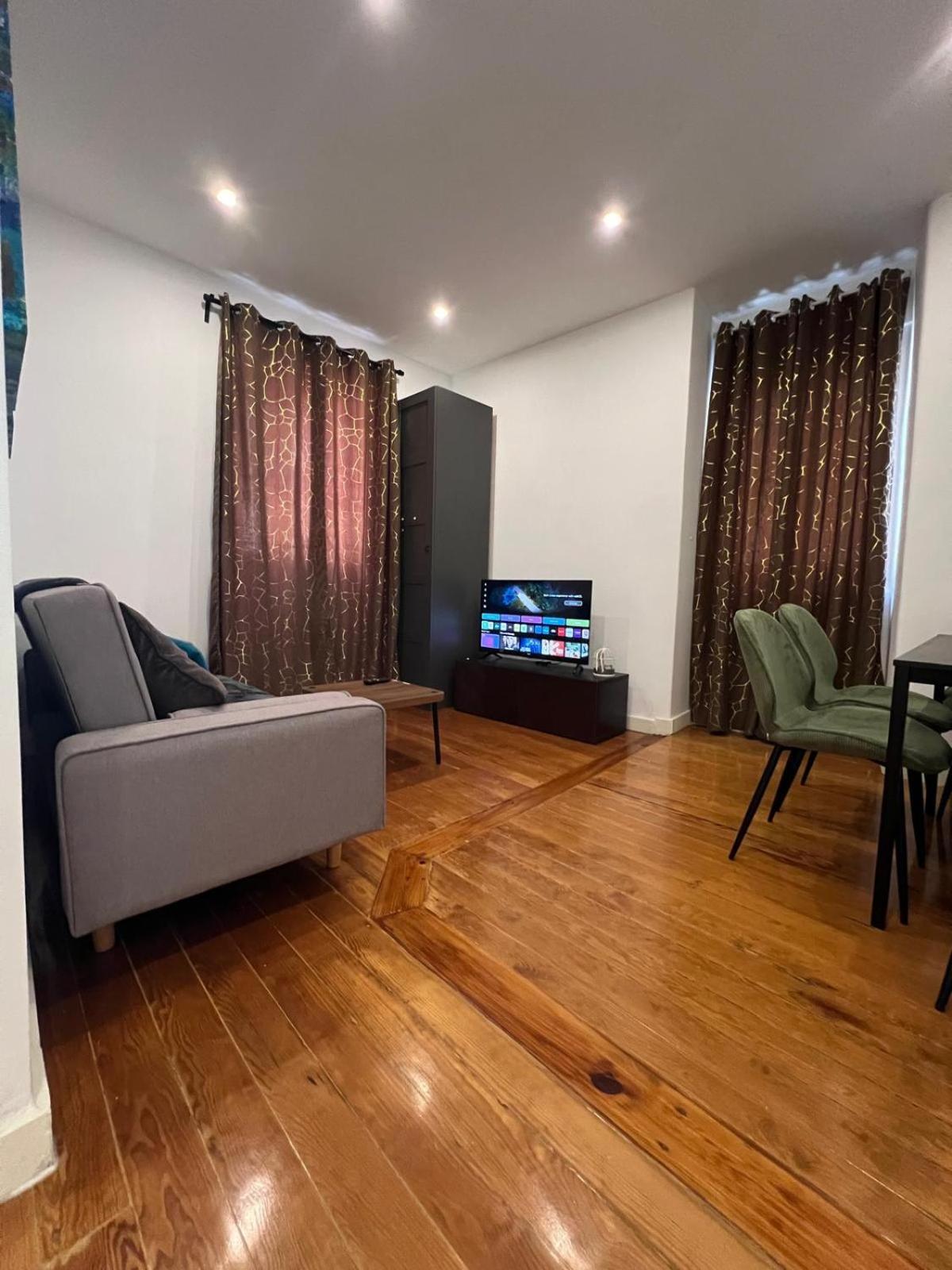 32 2 - Heart Of Private Apartment, Bairro Alto Appartement Lisboa