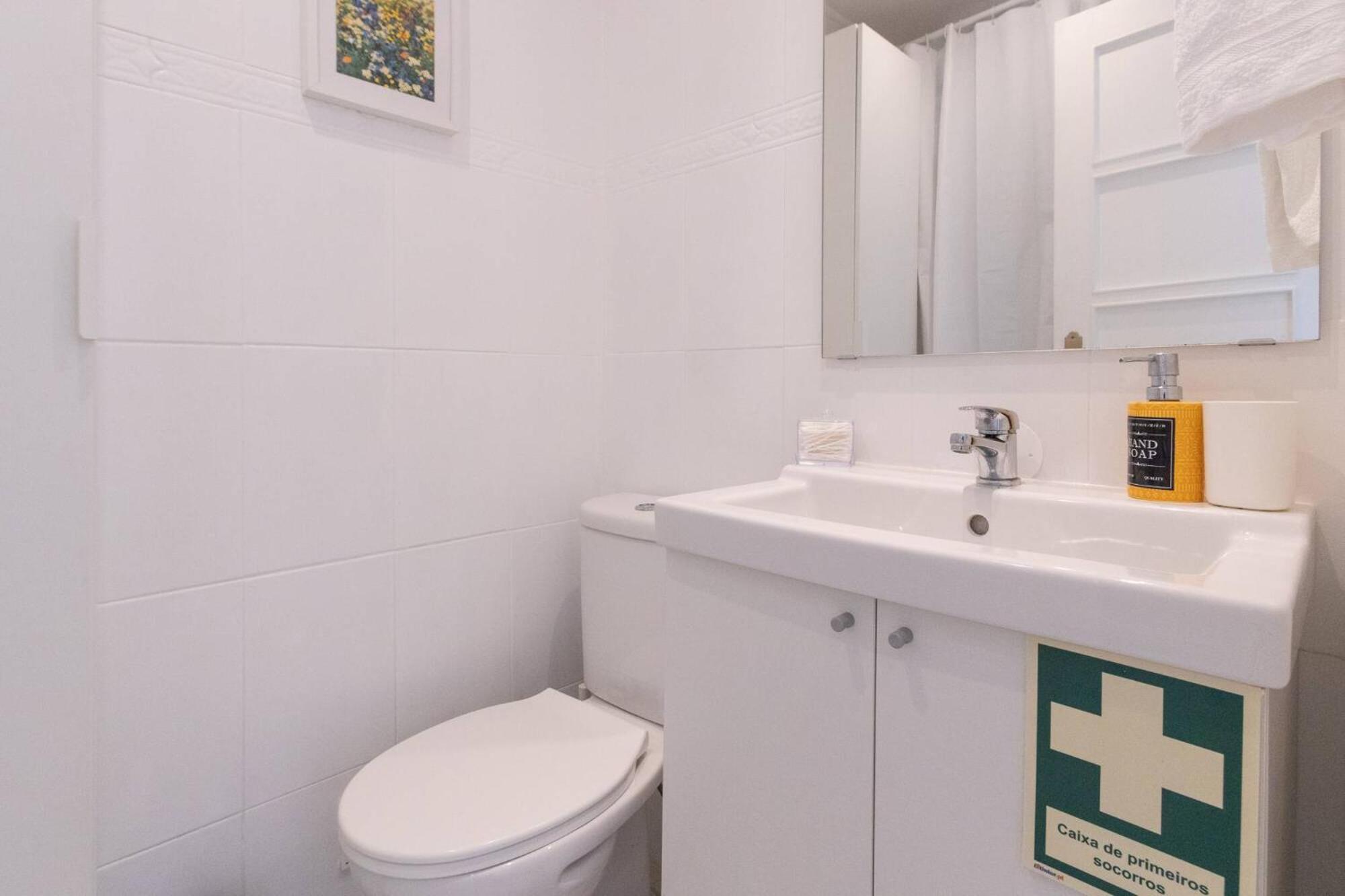 Serene 2-bedroom Flat With Garden View In Benfica Appartement