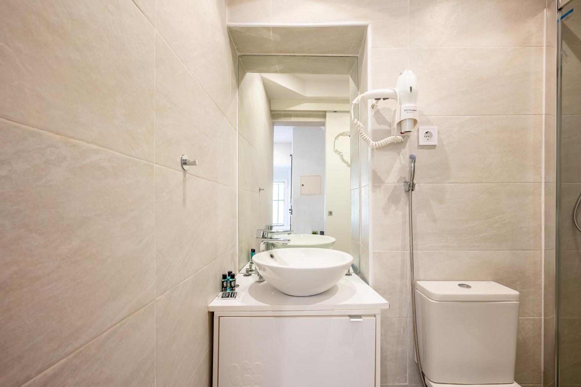 Cozy Getaway In Alfama By Lovelystay Lisboa