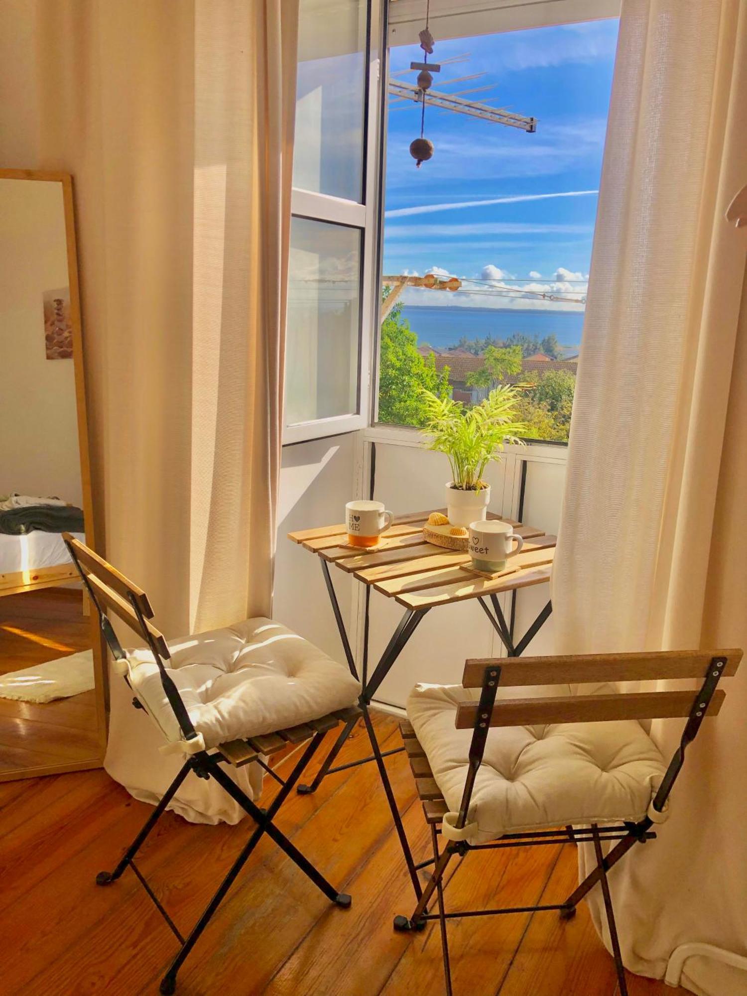 Quarto Com Vista Do Rio Tejo * Lissabon