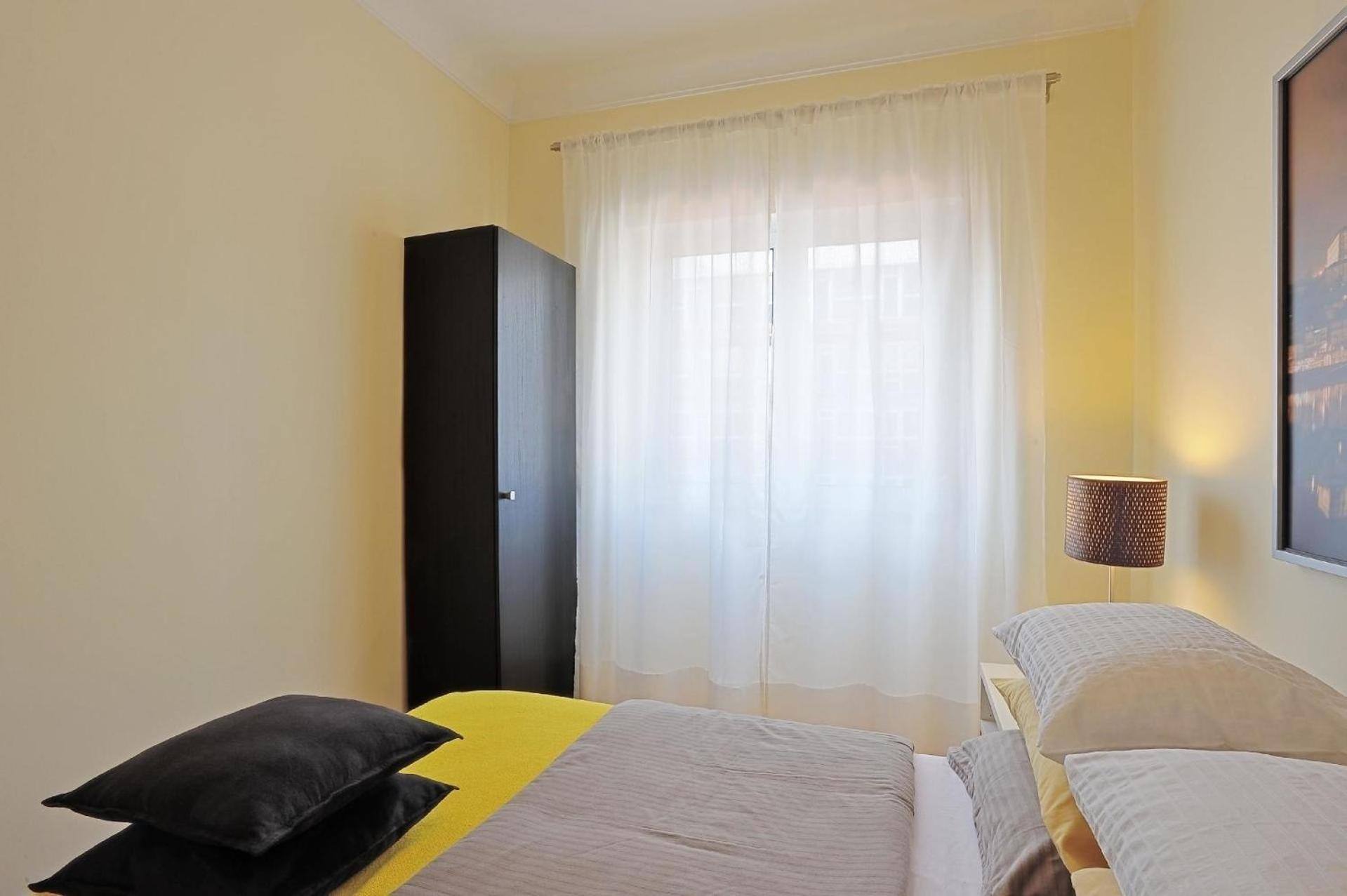 Studio Fuer 11 Personen Und 1 Kind In Lissabon, Regio De Costa De - B58323 Lisboa