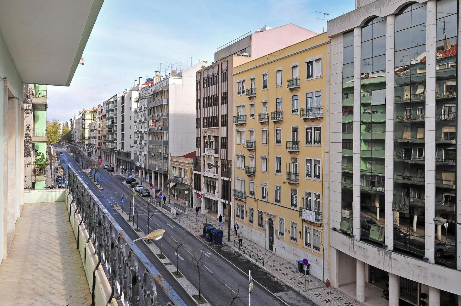Studio Fuer 11 Personen Und 1 Kind In Lissabon, Regio De Costa De - B58323 *
