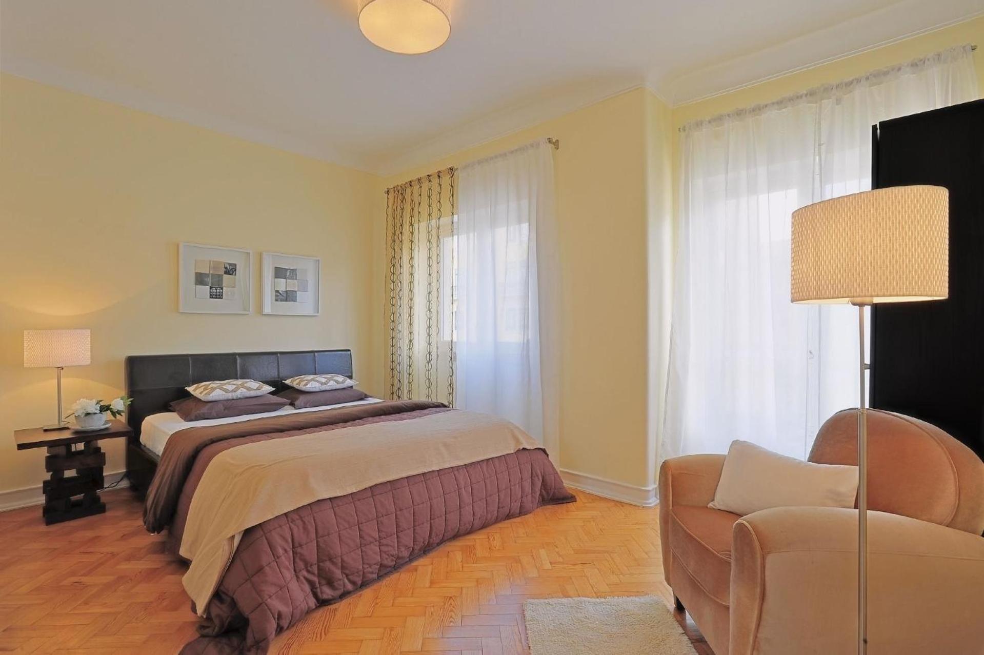 Studio Fuer 11 Personen Und 1 Kind In Lissabon, Regio De Costa De - B58323