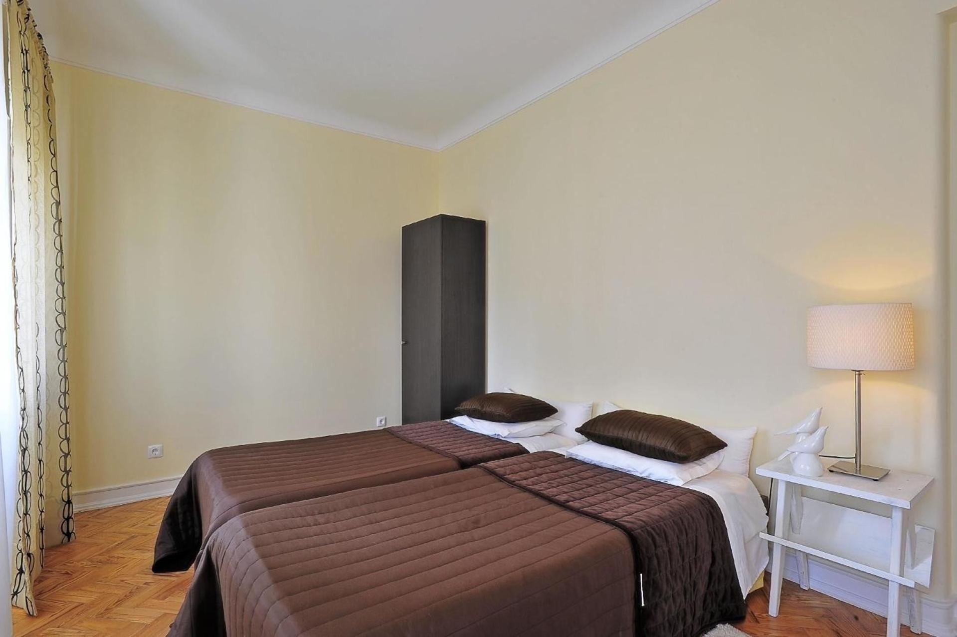Studio Fuer 11 Personen Und 1 Kind In Lissabon, Regio De Costa De - B58323 Lisboa